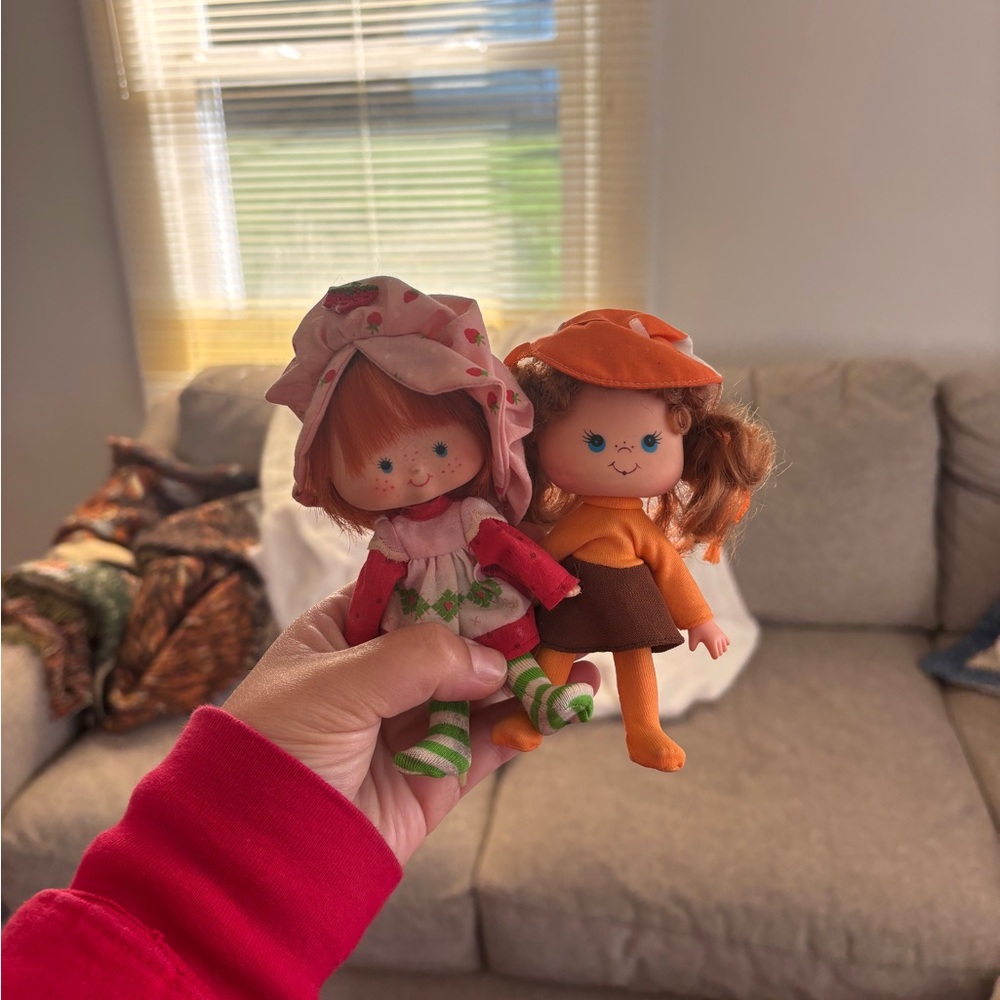 Vintage strawberry shortcake dolls